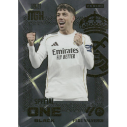 Completa tu colección Fede Valverde Special One Black Real Madrid Megacracks LaLiga 2026-27